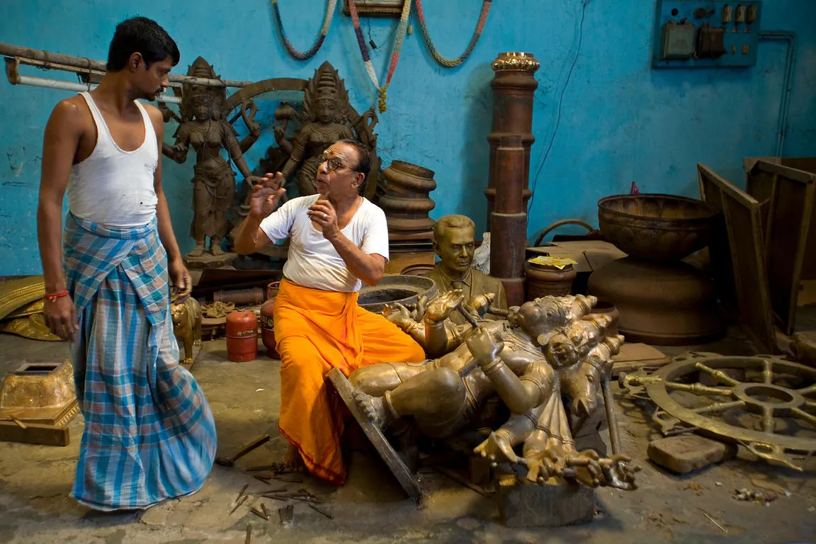 statue working image